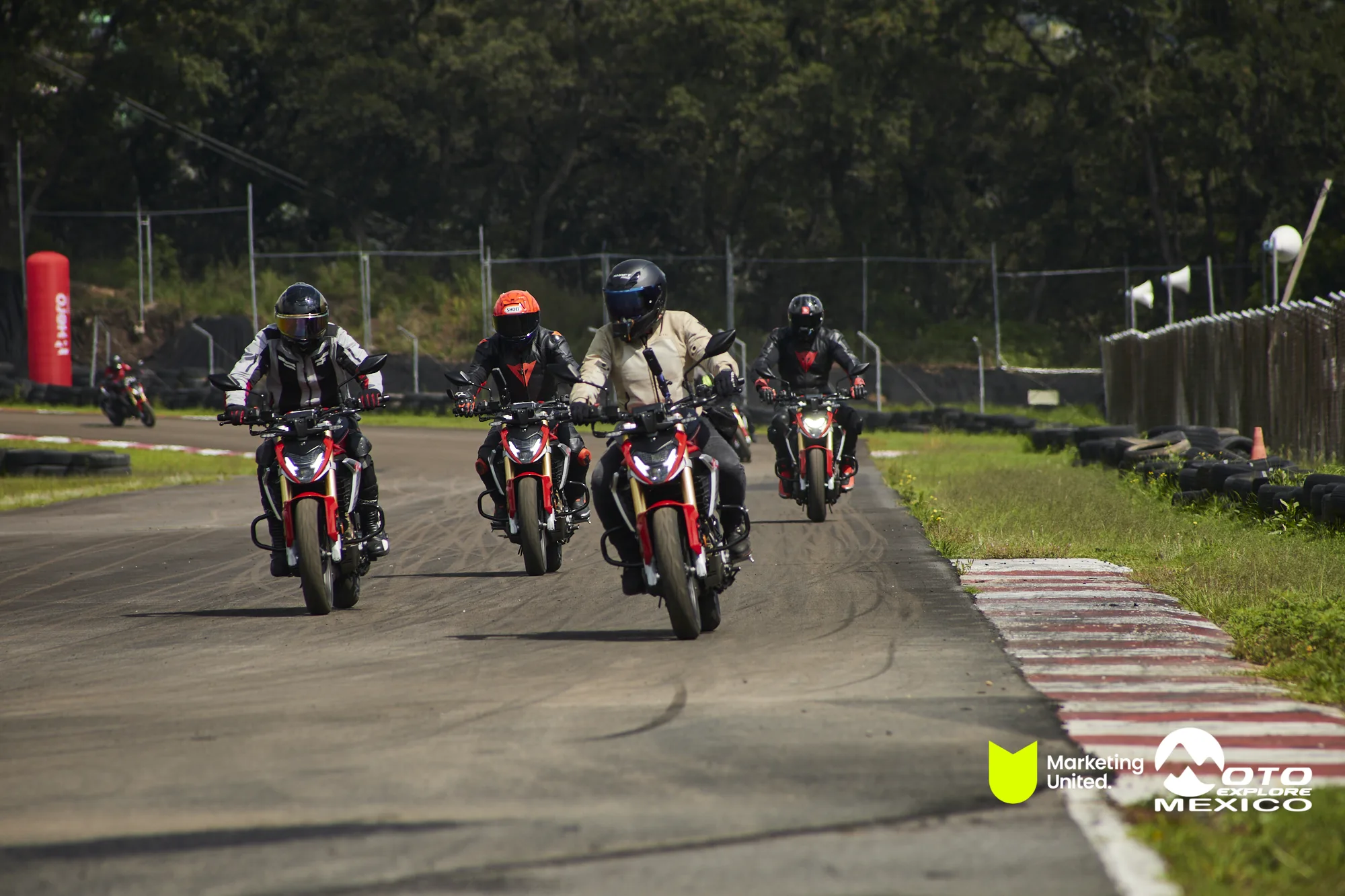 HUNK TRACKDAY 236